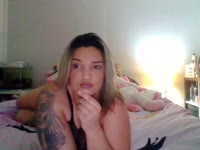 Jeune femme chaude, au gros cul, gros seins, avec des magnifiques rondeurs, prête à exaucer tout vos souhaits ! Prend place et regarde mon show de folie qui te fera oublier tout tes soucis ! Pour les plus curieux mes lives vip se font avec des jouets Pour les habitués, envoyez moi un message privé pour les show vip je peux me connecter à tout moment dès réception de votre message ! Si t’aime les filles simples qui se prennent pas la tête et qui font pas de manière alors t’es au bon endroit! Je te dis à tout de suite et déjà bienvenue sur mon live !