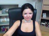 A petite brunette ;) with a feminine and positive energy. I love cooking, traveling, dancing, watching movies, riding my bike, reading books, and creating beautiful flower arrangements. I’m warm, curious, and love meeting new people ;). Spend some time with me — I promise good vibes, real conversations, and a genuine smile <3