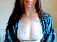 Beschreibung für Personen über 30: Ich bin Tierärztin, ichliebe es zu kochen und Kuchen zu backen. Ich bin freundlich, ausgeglichen und weiß, wie man sich benimmt. Und Kopfschmerzen habe ich nie {puścić oczko}Beschreibung für Jüngere: Ich tanze gerne, mache Quatsch, kippe ein Bier in 3 Sekunden und kann die ganze Nacht durchvögeln.