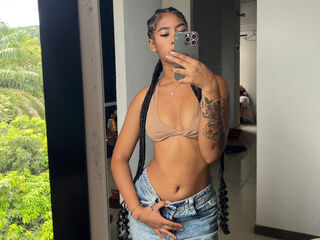 webcam bitch chatroom CarolineCartson