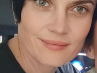 hot cam girl fingering pussy FarahBurn