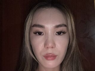 cam girl playing with vibrator LinaWarmer
