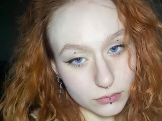 live webcam performer LoiseLevitan