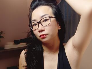 cam girl masturbating with vibrator LucianaMecacci