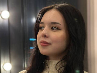 adult cam MikiPellon