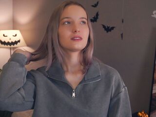 nude gamgirl RessieKaua