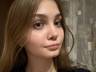 camgirl playing with sextoy YiBisher