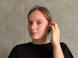 free webcam chatroom ChrystalNoury