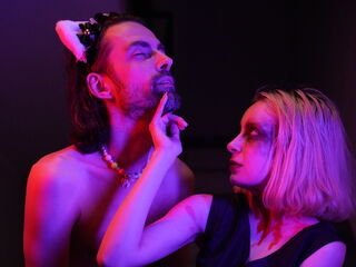 naughty cam girl giving blowjob DianaVerhiniz