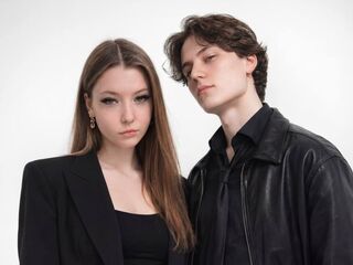 cam couple video LeoAndMira