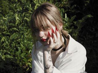 camgirl bondage cam LiyaLuna