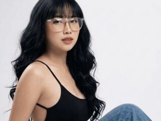 naked webcamgirl AickaRose