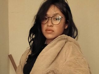 camwhore fingering pussy AkiraFlorez