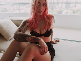 camslut showing pussy AlessaLaurent