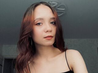 naughty cam girl fingering shaved pussy AlisPrices