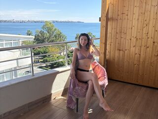 chat with cam AlyVee