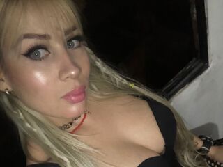 masturbating camgirl BarbieLu