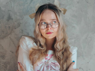 nude webcamgirl BellaMorley