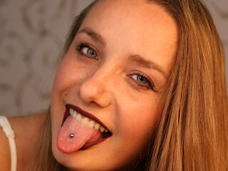 strip tease show BelleCox