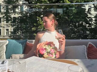 cam girl playing with dildo CarolMeinhard