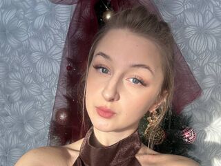 naked webcamgirl picture CharoletteHeckle