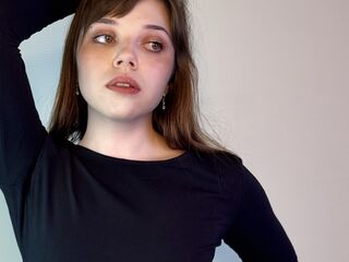 webcam girl ChrissyHolgerson