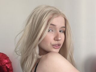 camgirl masturbating with sextoy ChunBirdwell