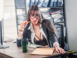 fingering girl chatroom CloeVergara