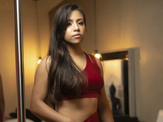 naughty cam girl fingering pussy CloheBell