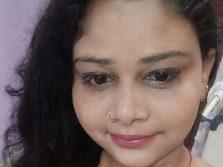 fingering camwhore CurvySoniya