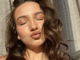 free video chat room DinaSweeny