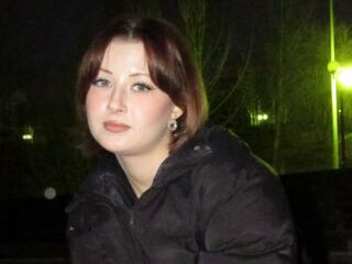 camwhore fingering shaved pussy ElizabethGrochma