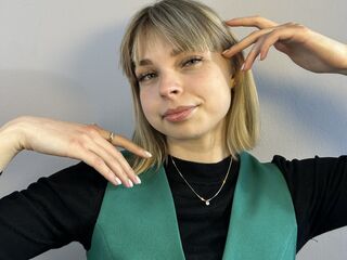 porn webcam picture EmelineBurrough