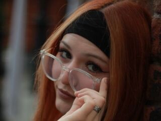 strip tease show EmeraldClyatt