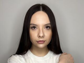 closeup cam EmikoTriana