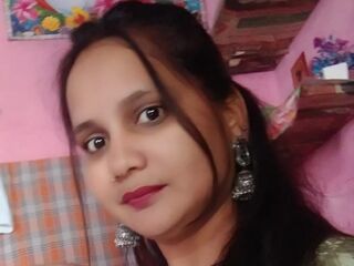 closeup web cam EmiliaWalker