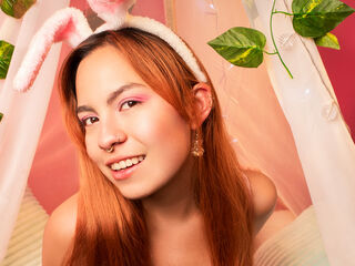 masturbating EmmaMonnet