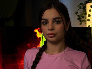 cam girl masturbating GertudeCova