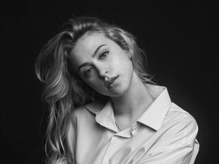 chat room livesex GwynethHibbits