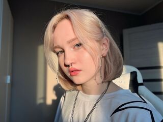 beautiful girl cam IleneDrones