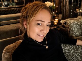 hot cam girl fingering pussy IrishFaster
