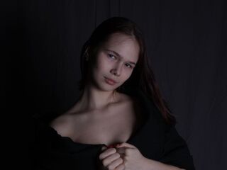 camgirl fingering shaved pussy JesseniaLitt