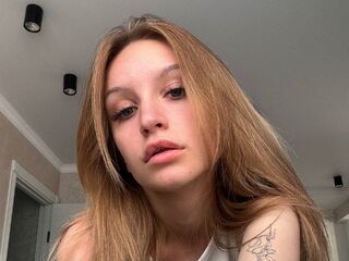 camgirl playing with sex toy KendraHawks