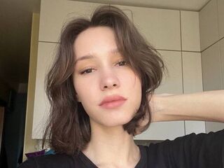 topless cam girl LavondaAlvizo