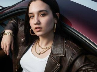 cam girl masturbating with sextoy LeraMednis