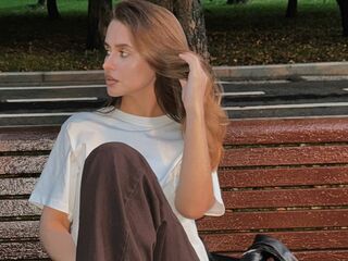 topless webcamgirl LeslieDorian