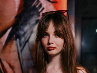 cam strip tease LisaDrake