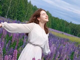 topless webcamgirl LoisCleverley