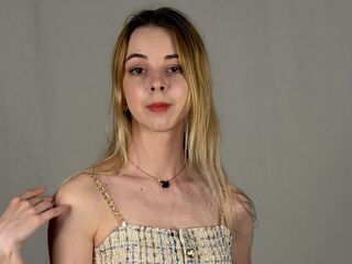 camgirl masturbating with sextoy MarieWard