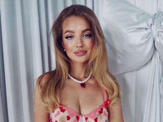 nude webcam girl MayaGal